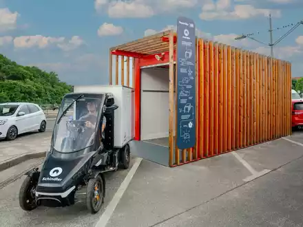 Schindler platziert ersten Service-Container für seine Cargobike-Flotte am Bahnhof Berlin Gesundbrunnen - Foto: presseportal.de