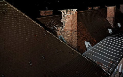 FW-M: Schornstein durch Blitz zerstört (Nymphenburg) - Foto: presseportal.de