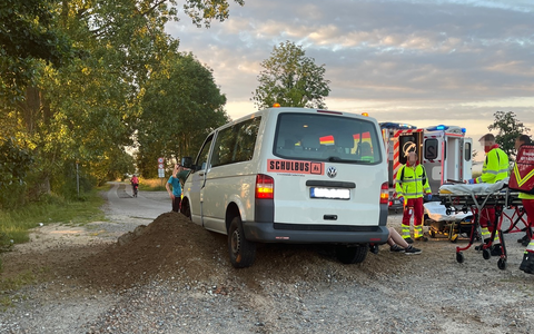 POL-LWL: Schülertransporter verunglückt - mehrere Verletzte - Foto: presseportal.de