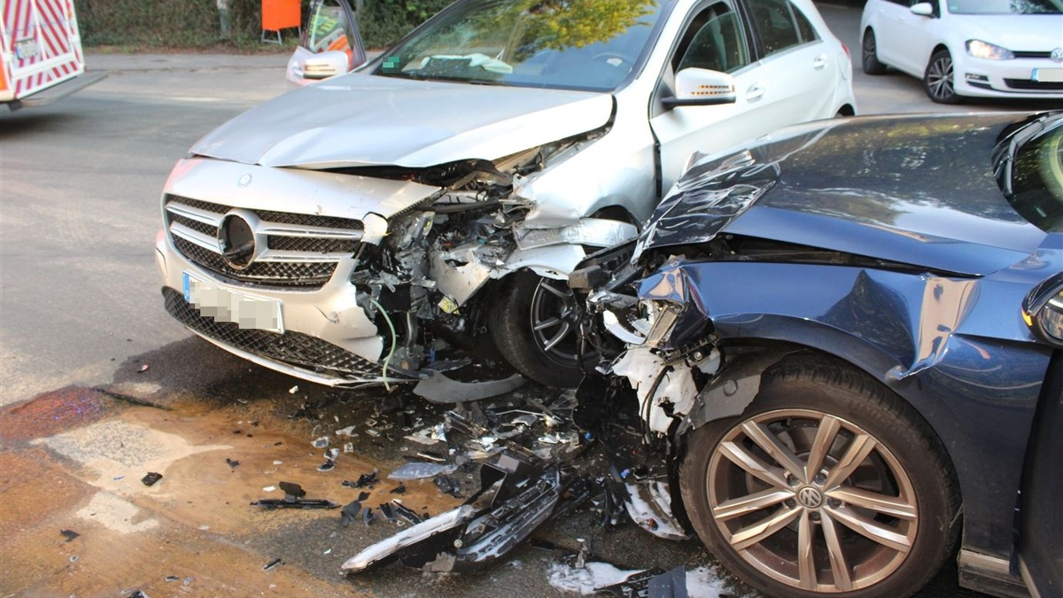 POL-MI: Zwei Autos kollidieren in Volmerdingsen - Foto: presseportal.de