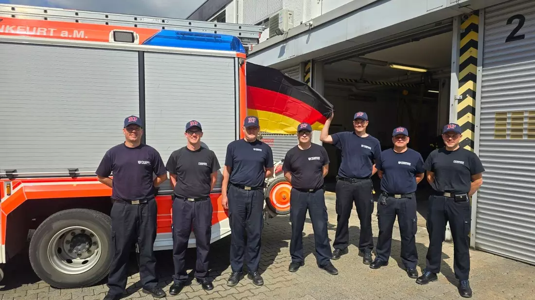 FW-F: Fußball, Fanfest, Feuerwehr - friedliche Feierlichkeiten in Frankfurt - Bild: presseportal.de