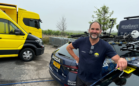 Der gebürtige Cottbuser Achim Schmiedel ist der Physiotherapeut von Rad-Star Jonas Vingegaard. - Foto: Felix Schröder/dpa