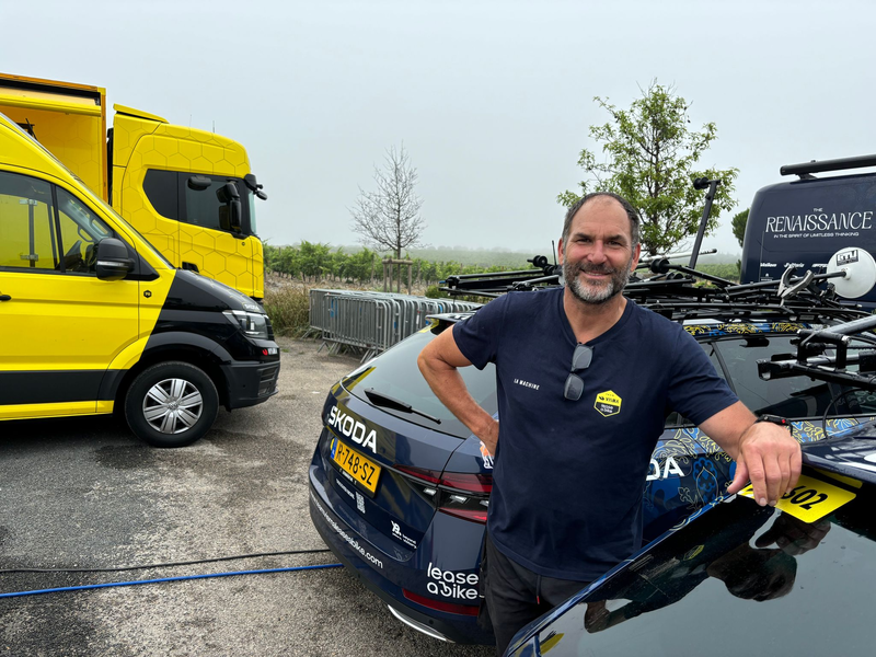 Der gebürtige Cottbuser Achim Schmiedel ist der Physiotherapeut von Rad-Star Jonas Vingegaard. - Foto: Felix Schröder/dpa