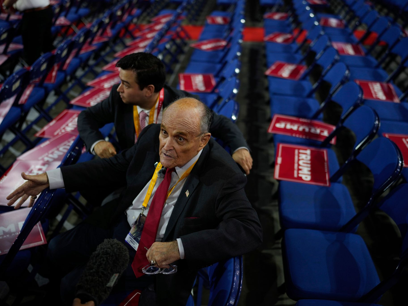 Rudy Giuliani ist ein enger Verbündeter von Donald Trump - beide Republikaner stammen aus New York. - Foto: Jae C. Hong/AP