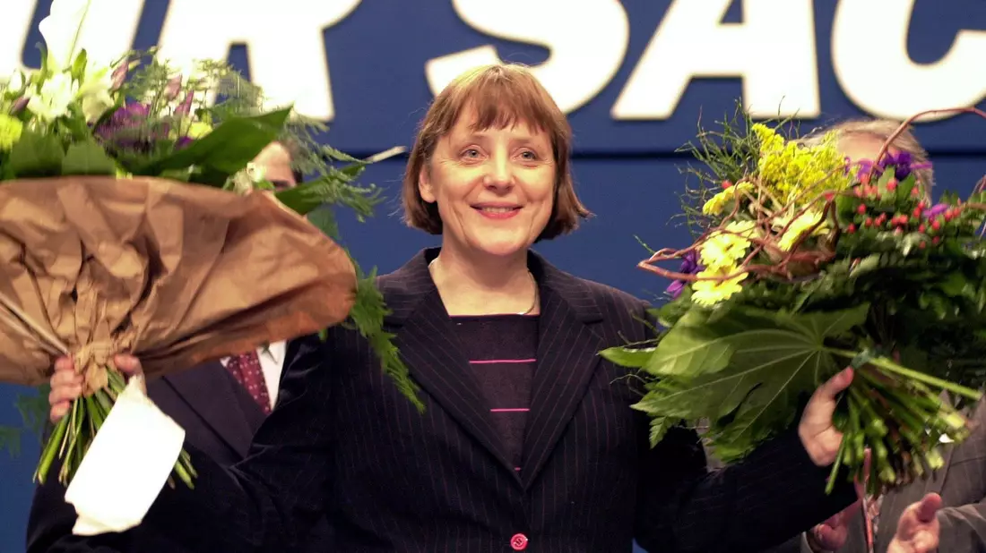 Durch Merkels 16 Jahre als Kanzlerin ziehen sich Krisen wie ein roter Faden, darunter auch die Flüchtlingskrise. - Bild: picture alliance / dpa