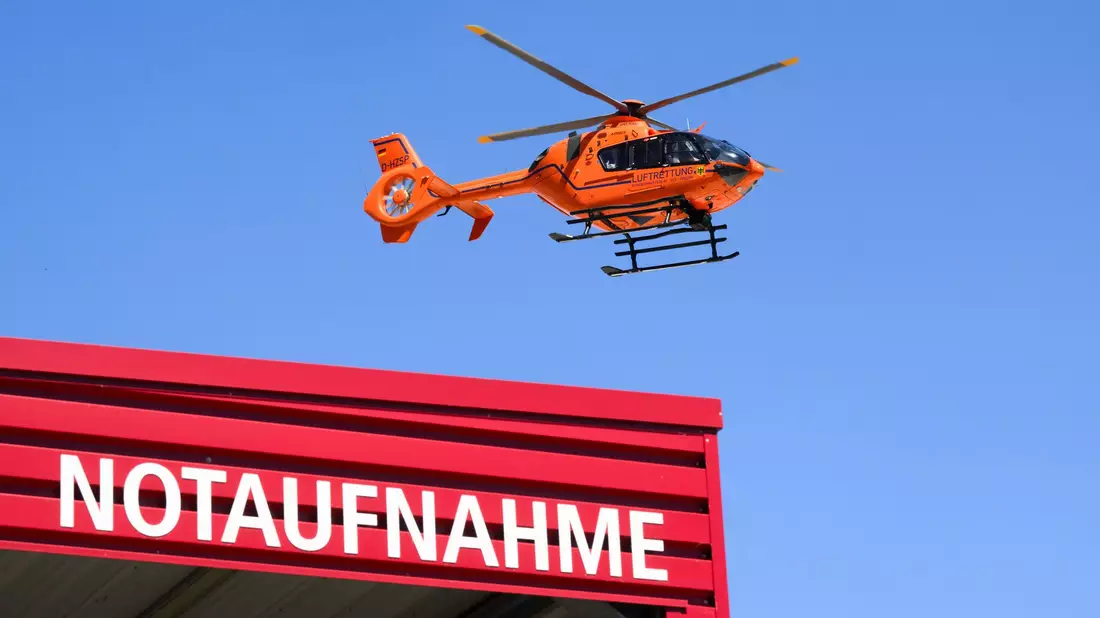 Nach dem Kabinett: Notfall-Reform soll abheben. (Archivbild) - Bild: Julian Stratenschulte/dpa