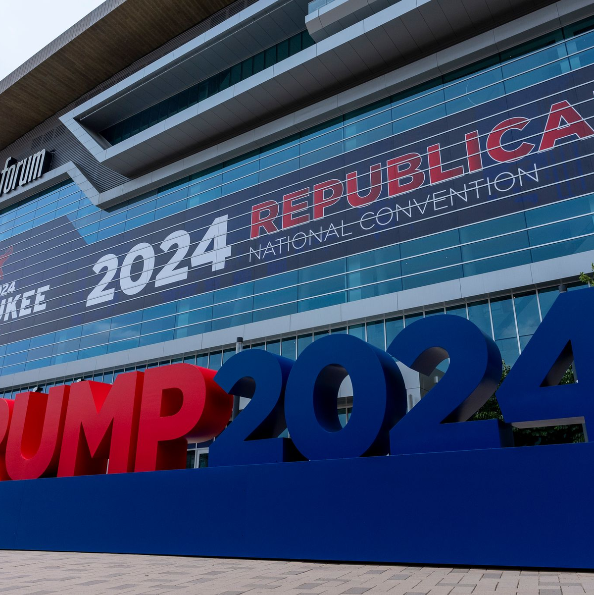 Trump nimmt sich Harris vor. - Foto: Alex Brandon/AP