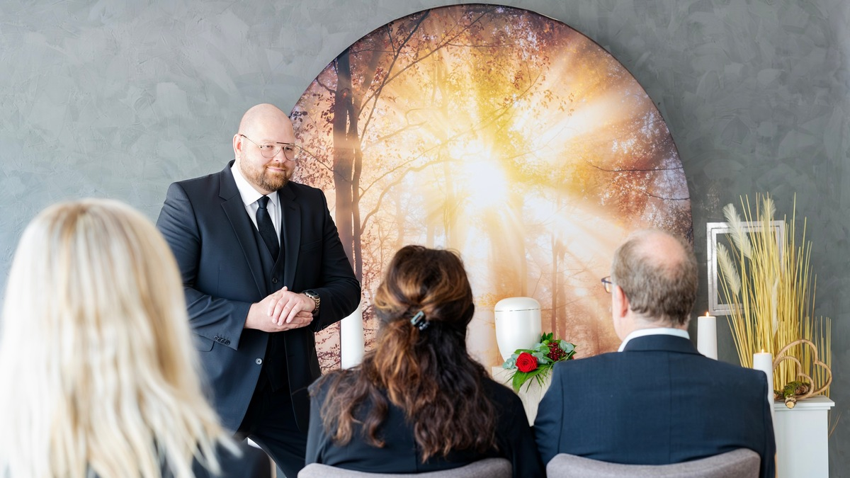 Hilfe im Trauerfall: Wie Maiko Maaz von Wiegmann & Maaz Bestattungen als moderner Bestatter für einen guten Abschied sorgt - Foto: presseportal.de