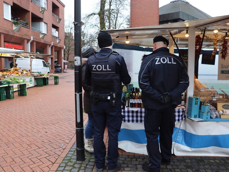 HZA-UL: Marktbeschicker wegen Schwarzarbeit zu Haftstrafe verurteilt - Foto: presseportal.de