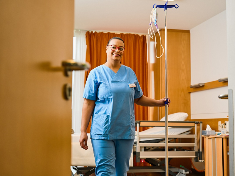 37°: Arbeitskräfte weltweit gesucht / ZDF-Reportagereihe begleitet Brasilianerin und Tunesier bei ihrem Start in Deutschland - Foto: presseportal.de