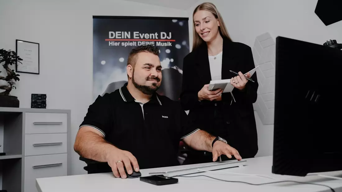 Kein DJ-Drama mehr: Dennis Walter von DEIN Event DJ garantiert eine stressfreie Hochzeitsplanung - Bild: presseportal.de