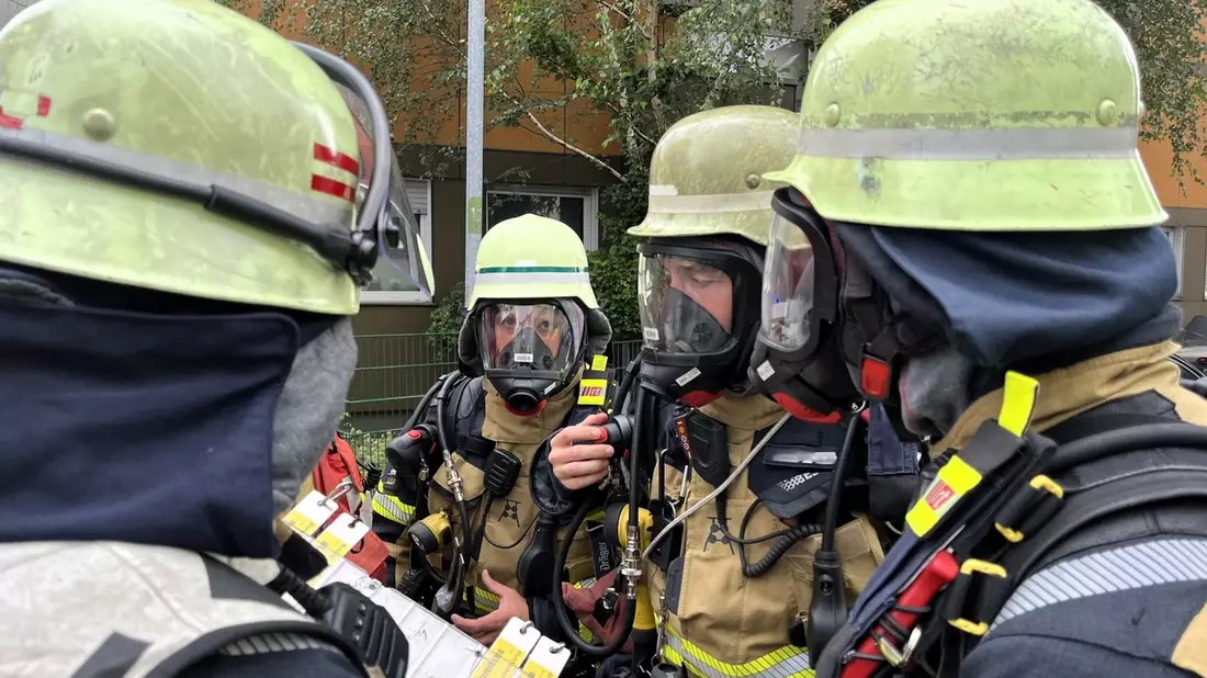 FW-E: Aufzugsbrand in Essen-Holsterhausen - Rauch breitet sich über mehrere Etagen aus - Bild: presseportal.de
