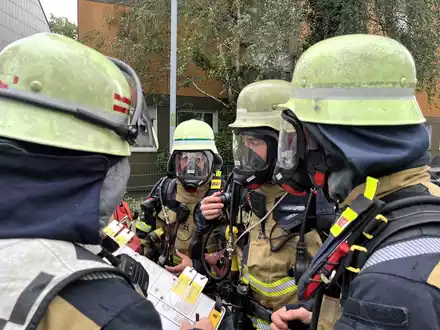 FW-E: Aufzugsbrand in Essen-Holsterhausen - Rauch breitet sich über mehrere Etagen aus - Foto: presseportal.de