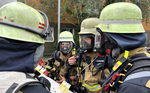 FW-E: Aufzugsbrand in Essen-Holsterhausen - Rauch breitet sich über mehrere Etagen aus - Foto: presseportal.de