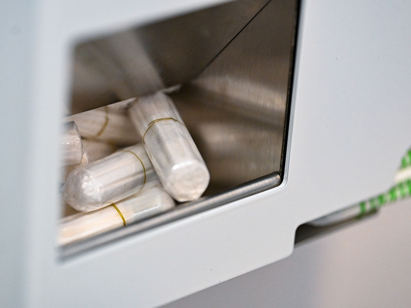 Tampons können Frauen mit ruhigem Gewissen weiterhin nutzen. (Archivbild) - Foto: Bernd Weißbrod/dpa