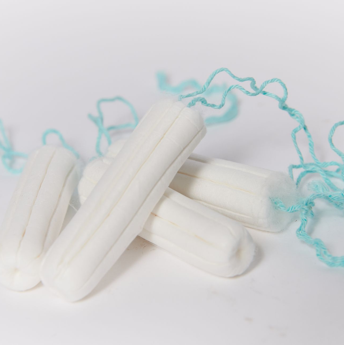 Wie in vielen Gegenständen und Lebensmitteln lassen sich in Tampons winzige Mengen an Schwermetallen nachweisen. (Archivbild) - Foto: Annette Riedl/dpa