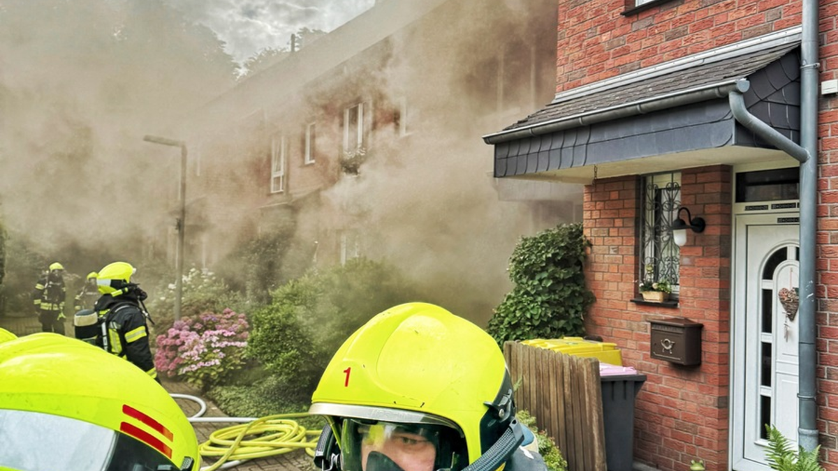 FW-NE: Küchenbrand in einem Einfamilienhaus | Keine Verletzten - Foto: presseportal.de