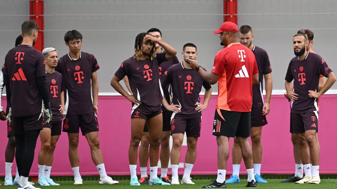 Vincent Kompany leitete am Mittwoch sein erstes Bayern-Training - Bild: Sven Hoppe/dpa