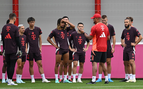 Vincent Kompany leitete am Mittwoch sein erstes Bayern-Training - Foto: Sven Hoppe/dpa
