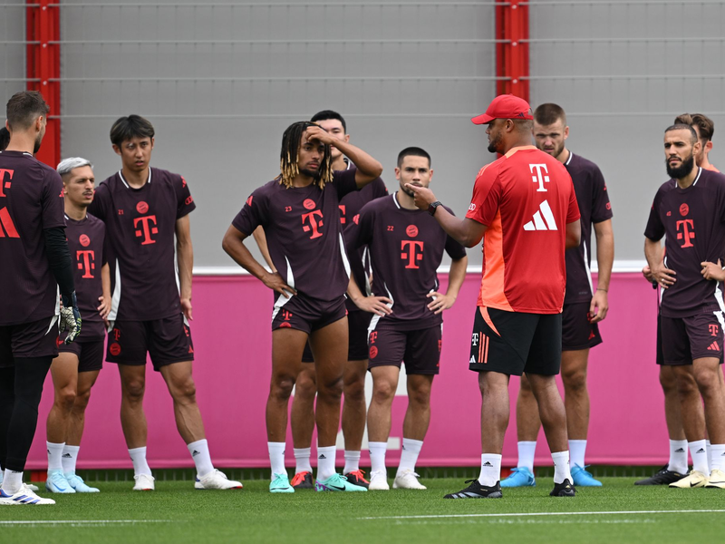 Vincent Kompany leitete am Mittwoch sein erstes Bayern-Training - Foto: Sven Hoppe/dpa