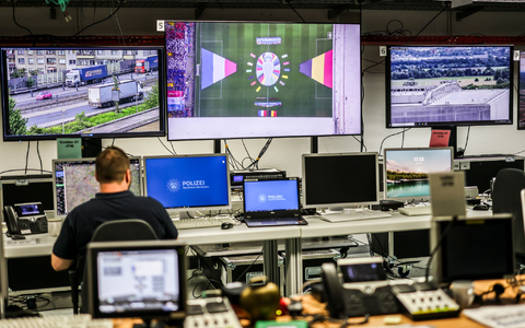 Luftraumüberwachung in Uedem: Zur Fußball-EM war am deutschen Himmel viel los. - Foto: Christoph Reichwein/dpa