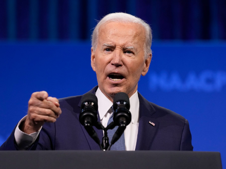 Der parteiinterne Druck auf US-Präsident Joe Biden, sich aus dem Präsidentschaftsrennen zurückzuziehen, ist enorm gewachsen. - Foto: Susan Walsh/AP