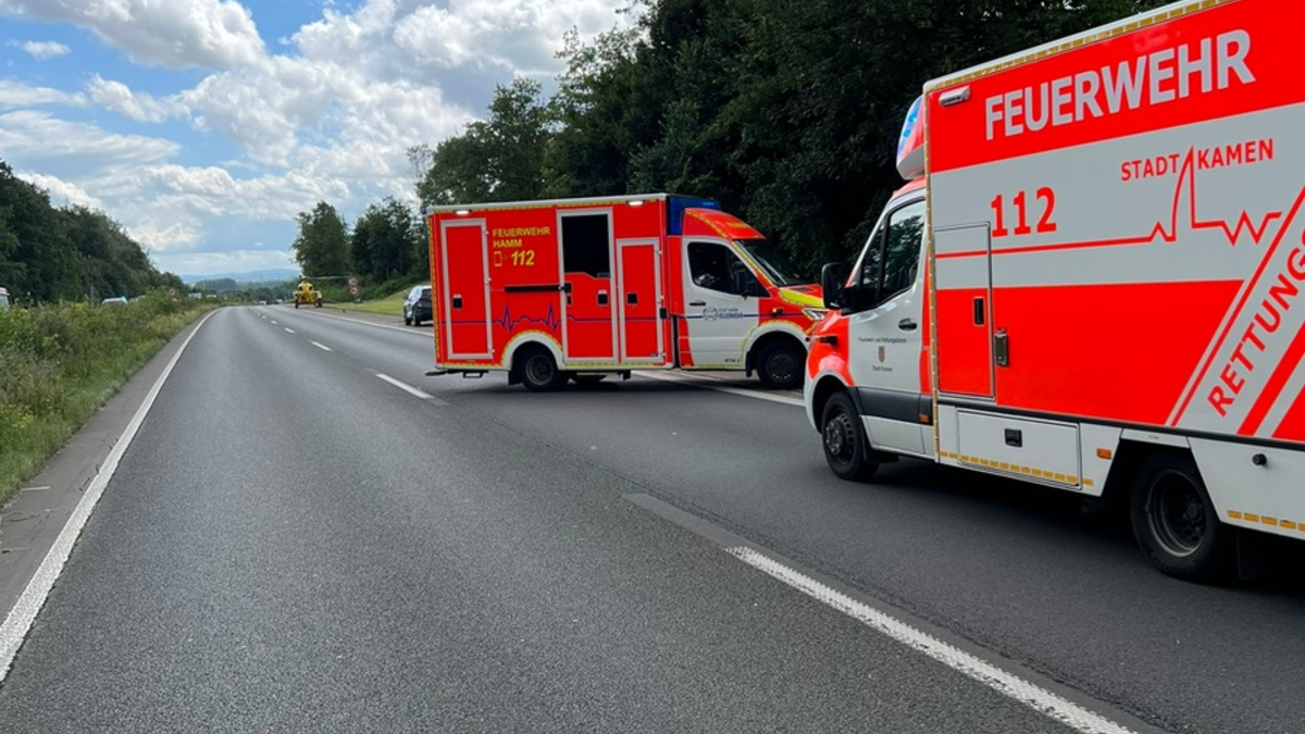 FW-WRN: 2RTW - LZ1 - VU / 3 PKW / 2 verletzte Personen - Foto: presseportal.de