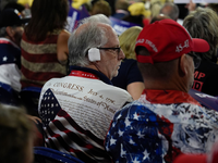 Küsschen auf die Wange für Melania.  - Foto: Julia Nikhinson/AP/dpa