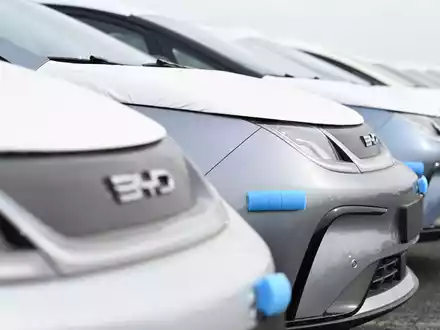 E-Autos aus China spielen zunächst noch keine große Rolle auf dem deutschen Markt für Neuwagen. (Archivbild) - Foto: Lars Penning/dpa