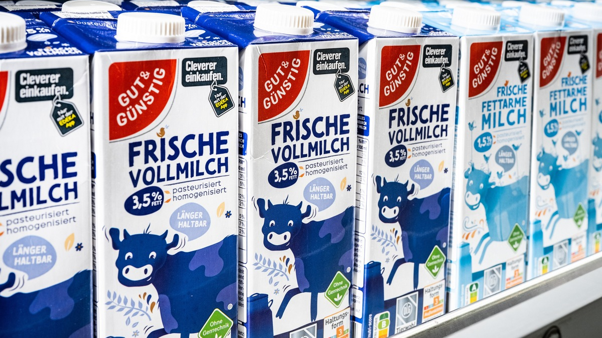 Wichtiger Meilenstein in der Tierwohl-Strategie erreicht / EDEKA-Verbund bezieht erstmals mehr als eine Milliarde Liter Milch aus Haltungsform 3 oder höher - Foto: presseportal.de