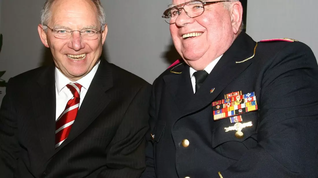 Trauer um DFV-Ehrenpräsident Hinrich Struve / Große Verdienste um deutsche Einheit der Feuerwehrverbände erworben - Bild: presseportal.de