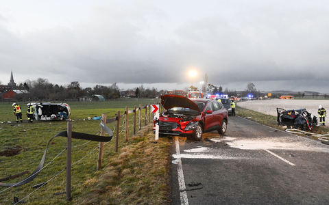 War es Mord? Bei einem Unfall wegen eines verbotenen Autorennens sterben zwei kleine Jungen. Im ersten Prozess sieht der Richter keinen Tötungsvorsatz, doch der BGH widerspricht. Jetzt muss neu verhandelt werden. (Archivbild) - Foto: Frank Tunnat/dpa
