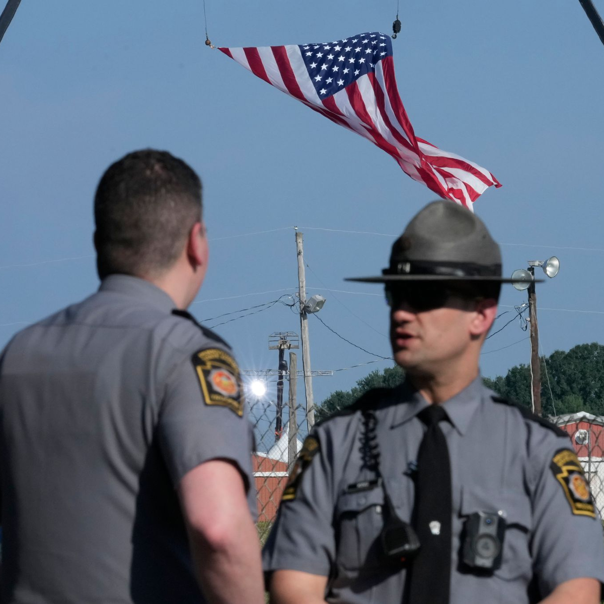 Der Druck auf Sicherheitskräfte wächst nach dem Attentat auf Trump. (Archivbild) - Foto: Sue Ogrocki/AP/dpa