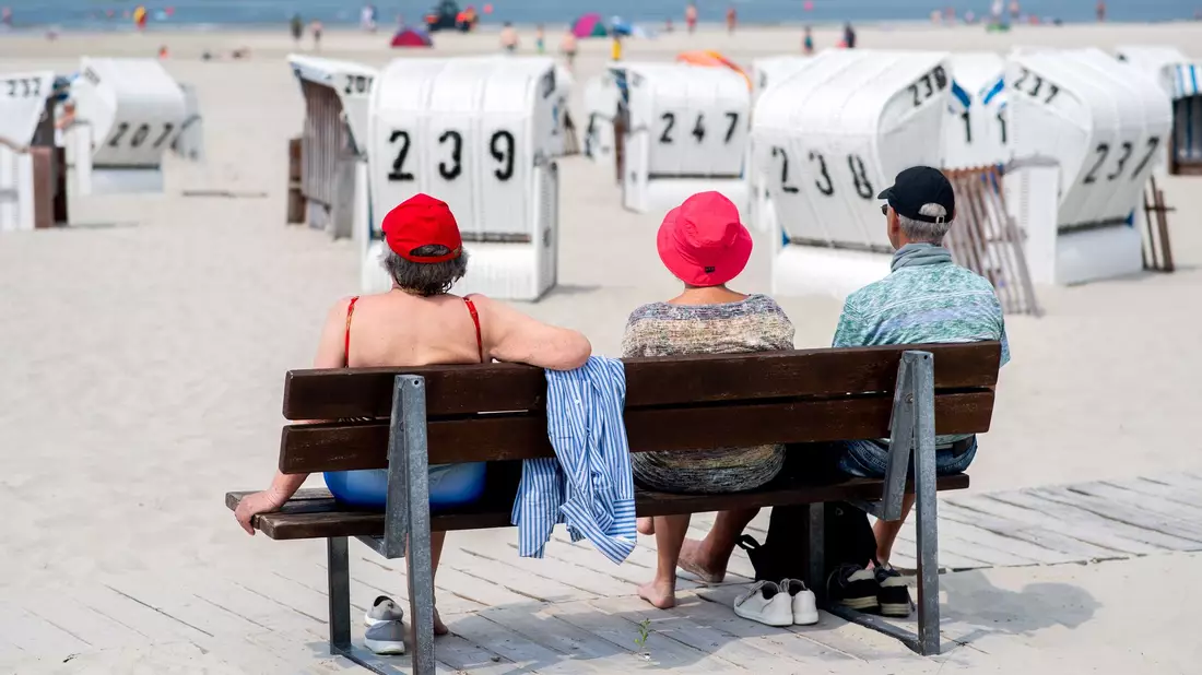 Am Wochenende wird es heiß in Deutschland (Archiv).  - Bild: Hauke-Christian Dittrich/dpa