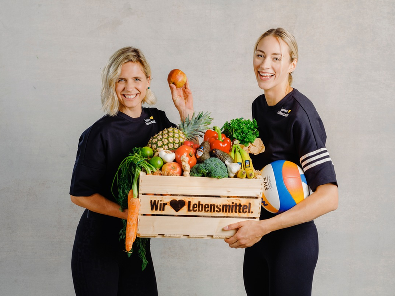 Tomate und Erdbeere auf die Eins - die große Team Deutschland Ernährungsumfrage von EDEKA vor den Olympischen Spielen - Foto: presseportal.de