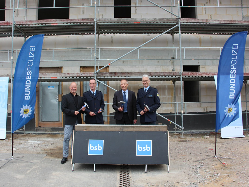 BPOL-HRO: Bundespolizei begeht Richtfest ihres Neubaus im Rostocker Überseehafen - Foto: presseportal.de