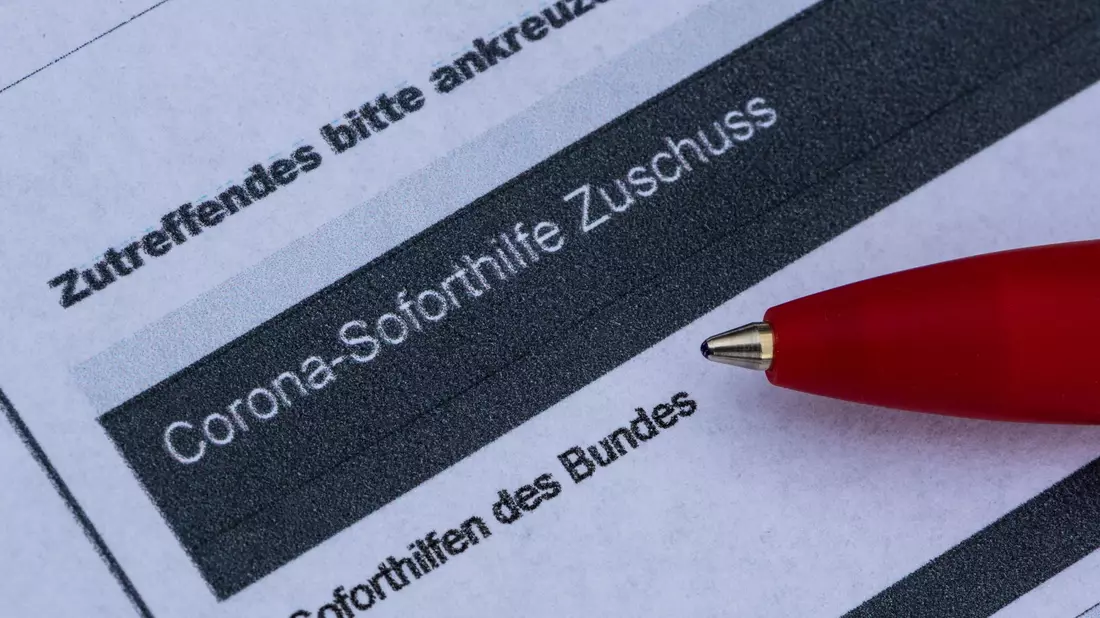 Unbürokratisch und schnell sollten die Corona-Soforthilfen ausgezahlt. Das hat Folgen, oftmals müssen Gerichte bemüht werden. - Bild: Robert Michael/dpa-Zentralbild/dpa