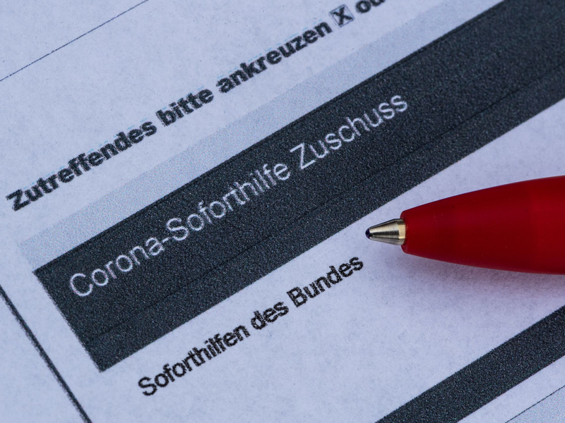 Unbürokratisch und schnell sollten die Corona-Soforthilfen ausgezahlt. Das hat Folgen, oftmals müssen Gerichte bemüht werden. - Foto: Robert Michael/dpa-Zentralbild/dpa