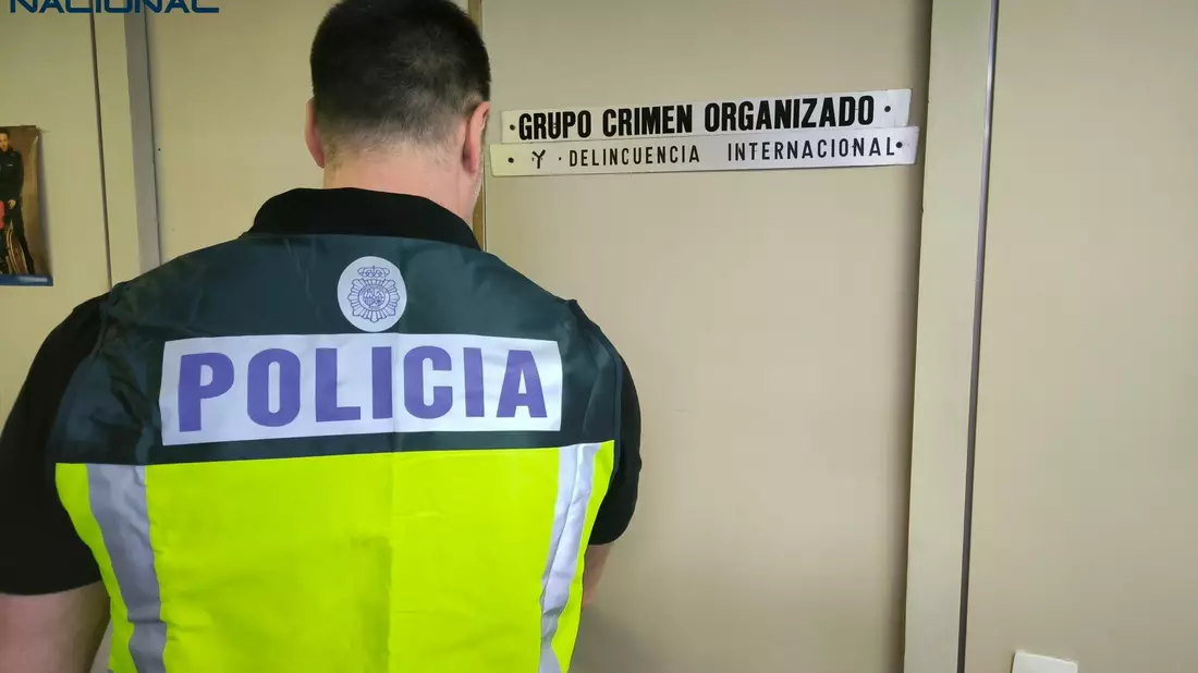 Ein Deutscher, der Anleger um mehr als 800.000 Euro betrogen haben soll, hatte sich in den Norden von Mallorca zurückgezogen. Aber auch dort spürte ihn die Polizei auf. - Bild: ---/Policia España/dpa