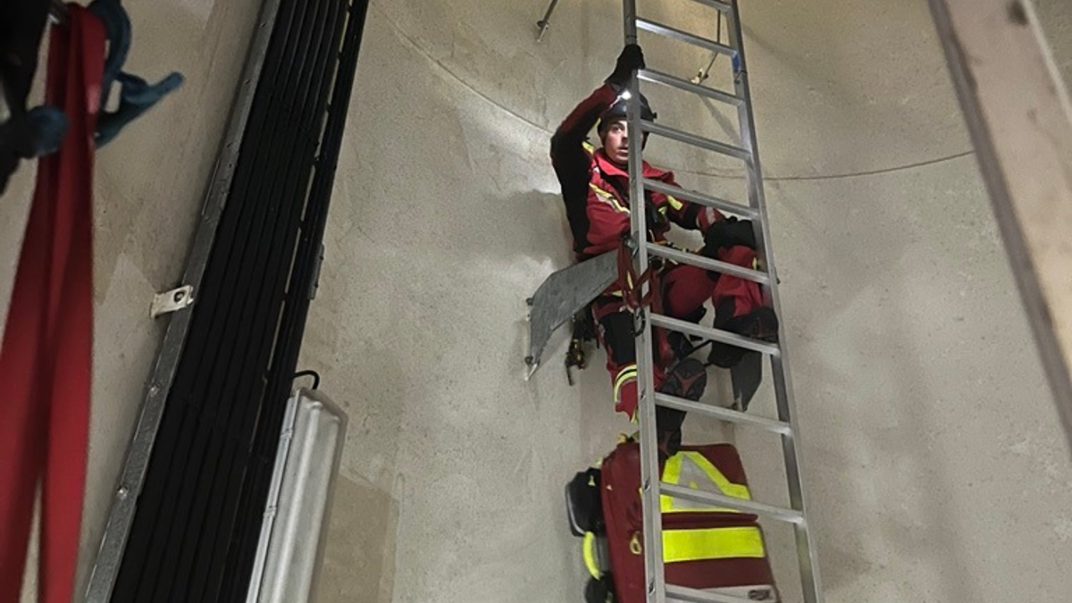 FW Bremerhaven: Höhenrettereinsatz auf Windenergieanlage in Wanna - Foto: presseportal.de