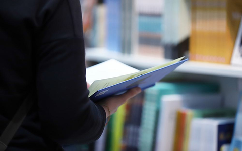 Leserin (Archiv) - Foto: über dts Nachrichtenagentur