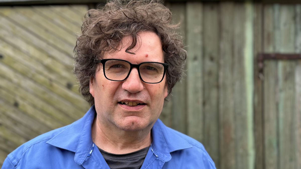 Die Deutsche Akademie für Sprache und Dichtung sieht in Egger einen Autoren, der die Grenzen der Literaturproduktion überschreitet und erweitert. - Foto: Katharina Hinsberg/Deutsche Akademie für Sprache und Dichtung/dpa