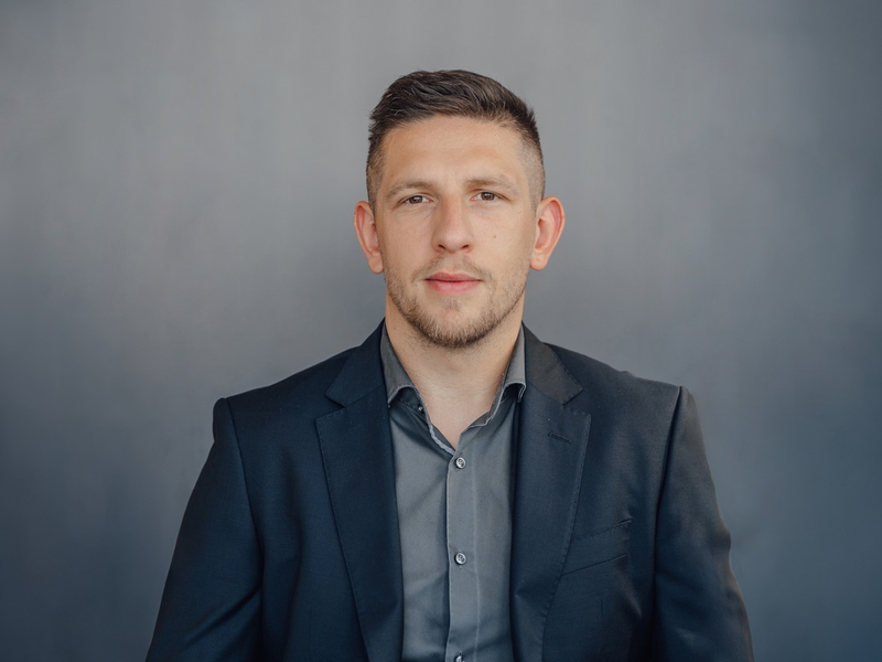 Mit digitalen Lösungen zu lukrativen Aufträgen: Wie Adis Halkic von der ARTIS GmbH Handwerksbetrieben höhere Margen beschert - Foto: presseportal.de