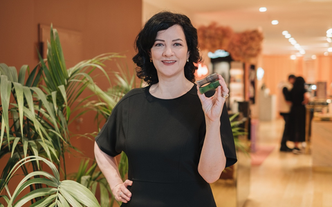 Nachhaltigkeit trifft Innovation: samplistick gewinnt Naturkosmetik-Marktführer Weleda und weitere Partner:innen - Foto: presseportal.de Nachhaltigkeit trifft Innovation: samplistick gewinnt Naturkosmetik-Marktführer Weleda und weitere Partner:innen - Foto: presseportal.de