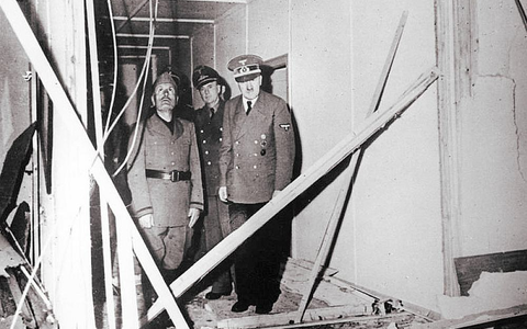 Benito Mussolini und Adolf Hitler nach dem Attentat in der Wolfsschanze (Archiv) - Foto: über dts Nachrichtenagentur Benito Mussolini und Adolf Hitler nach dem Attentat in der Wolfsschanze (Archiv) - Foto: über dts Nachrichtenagentur