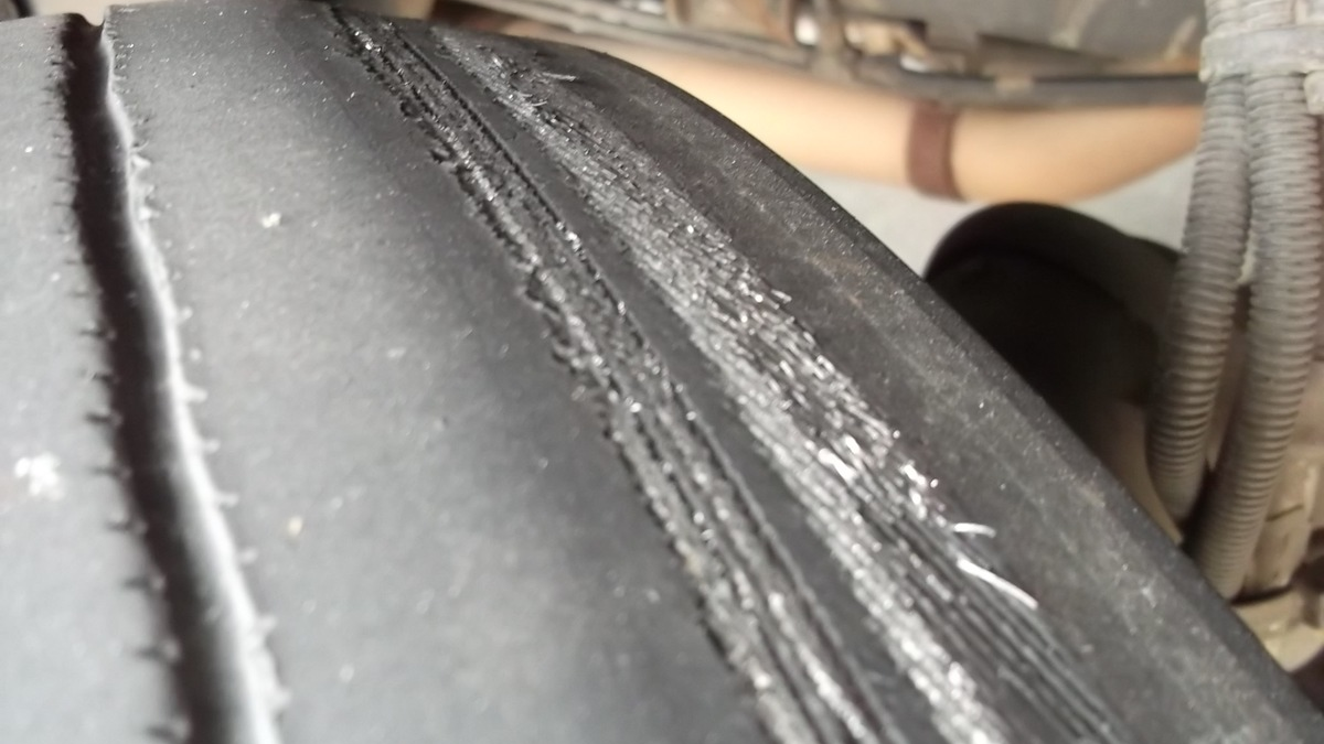 POL-PDNW: Fahrt endet an der Kette - weder Fahrzeug noch Fahrer geeignet für Gütertransport - Foto: presseportal.de