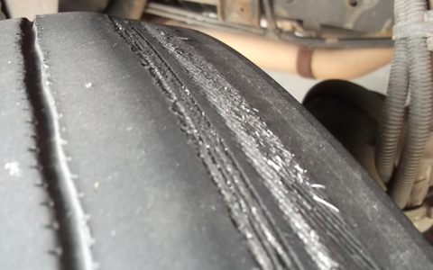 POL-PDNW: Fahrt endet an der Kette - weder Fahrzeug noch Fahrer geeignet für Gütertransport - Foto: presseportal.de