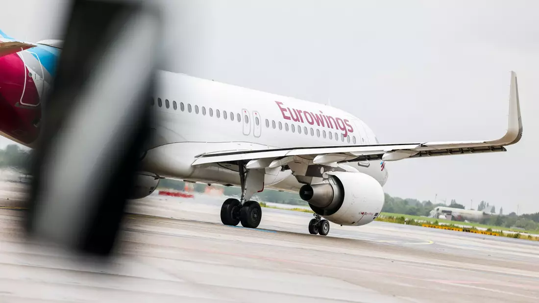 Auch Eurowings ist von der IT-Panne betroffen und streicht Dutzende Flüge. (Archivfoto) - Bild: Christoph Reichwein/dpa