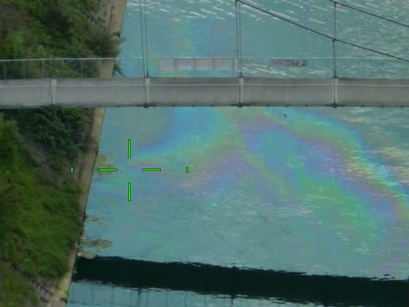 POL-DU: Innenhafen: Gewässerverunreinigung - Polizeihubschrauber im Einsatz - Foto: presseportal.de