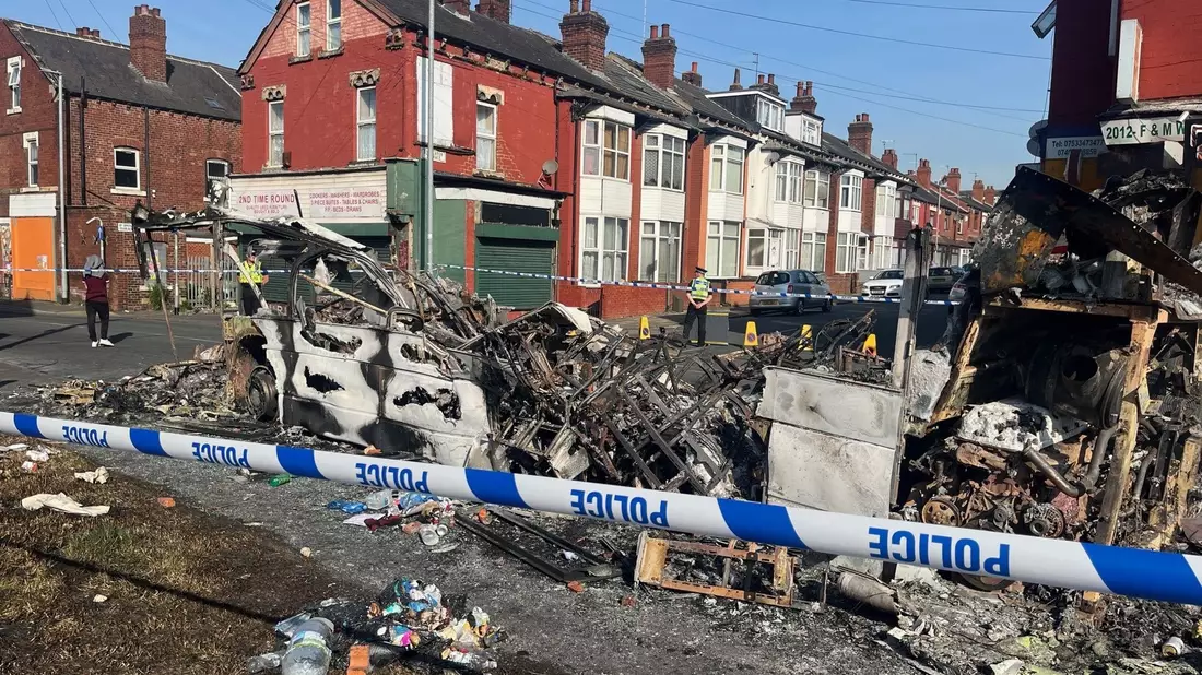 In Leeds kam es zu Ausschreitungen. - Bild: Katie Dickinson/PA Wire/dpa